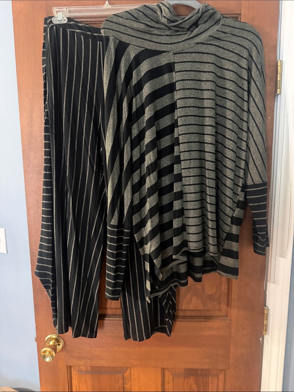 Striped Black and Gray Women's Tunic Top - Unbranded